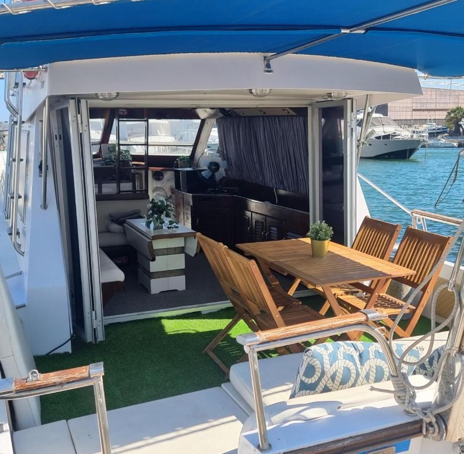 Hotel Beautiful And Comfy Boat In Barcelona With Boat Tour Option Zewnętrze zdjęcie