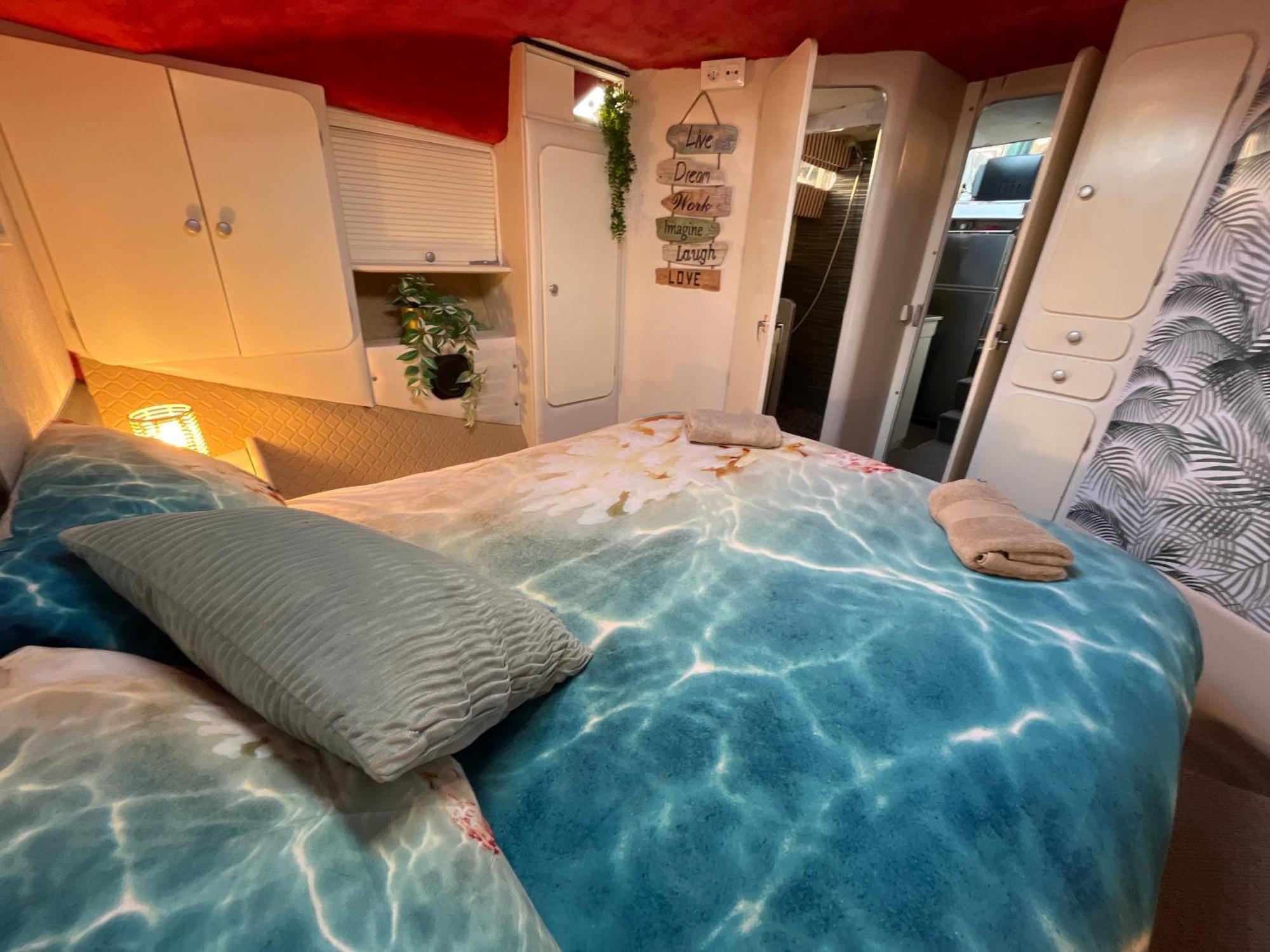 Hotel Beautiful And Comfy Boat In Barcelona With Boat Tour Option Zewnętrze zdjęcie